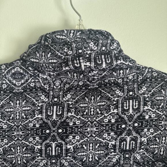 Ultra Flirt Women’s size small black/white Cowl Neck Drawstring Sweater - Picture 7 of 7